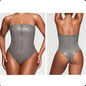 $108 NWT SKIMS Rubberized Scuba Strapless One Piece 3X Gray Chalk OP-BRF-3163